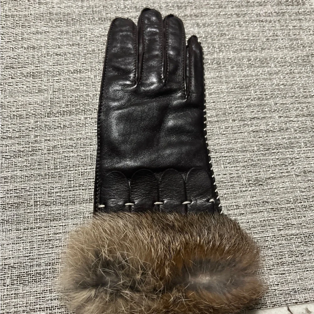 Luxurious vintage chocolate brown Leather Gloves with a real fur,  size 7